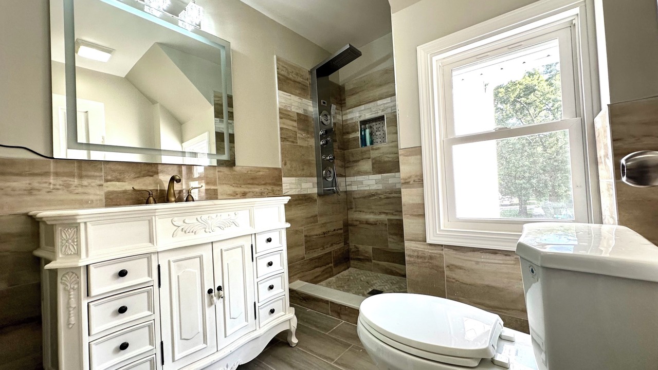 Photo of Bathroom in North Chicago