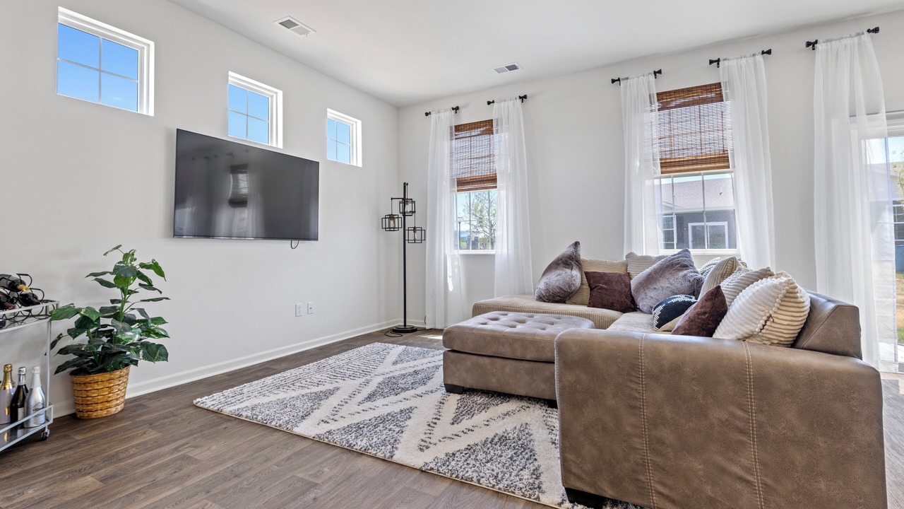 Photo of Livingroom in Solon Mills