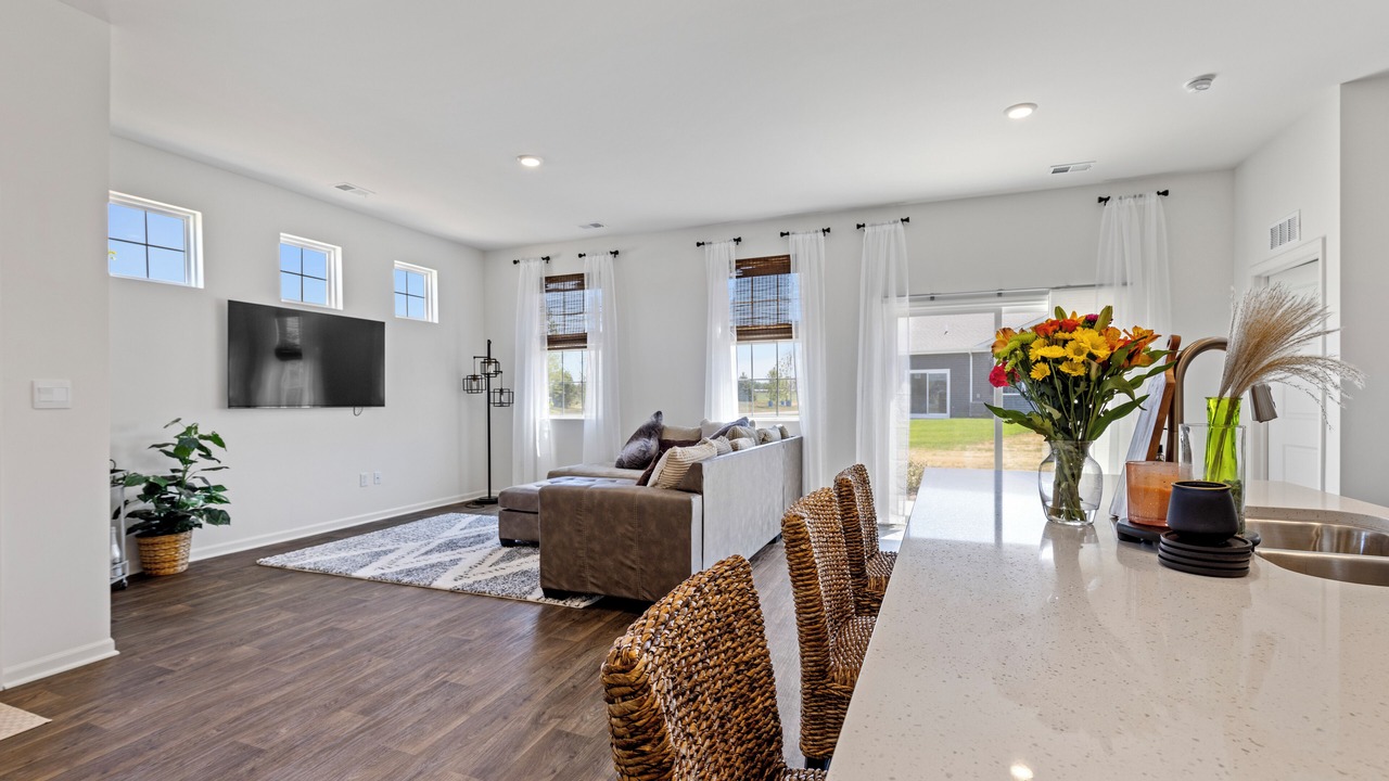 Photo of Livingroom in Solon Mills