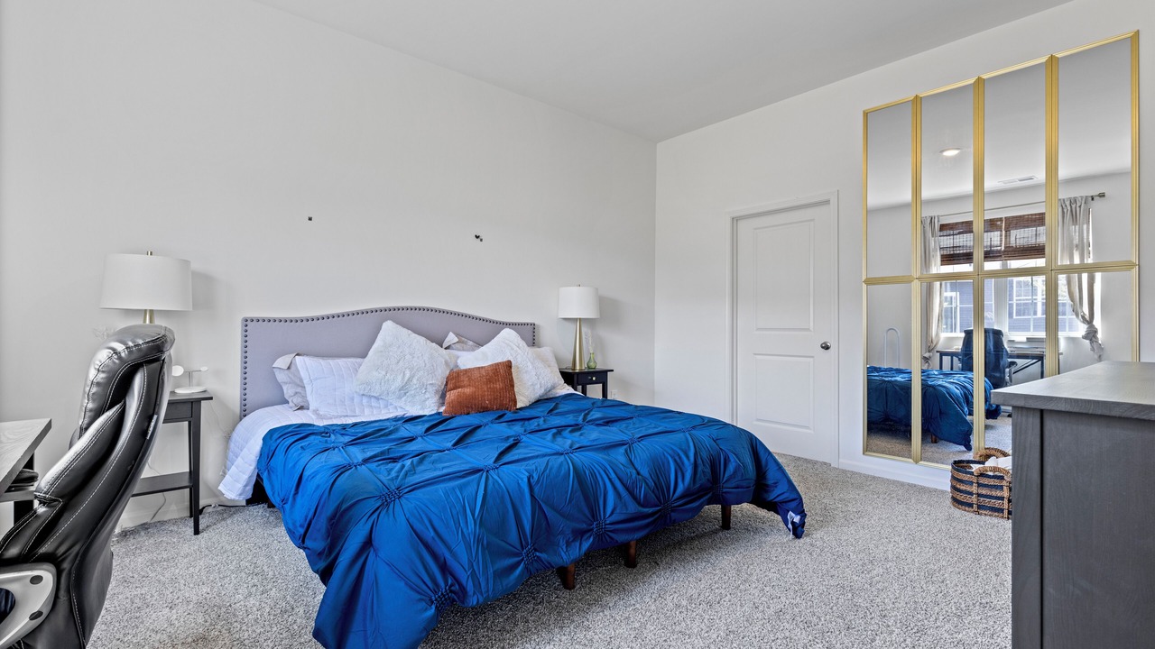 Photo of Bedroom in Solon Mills