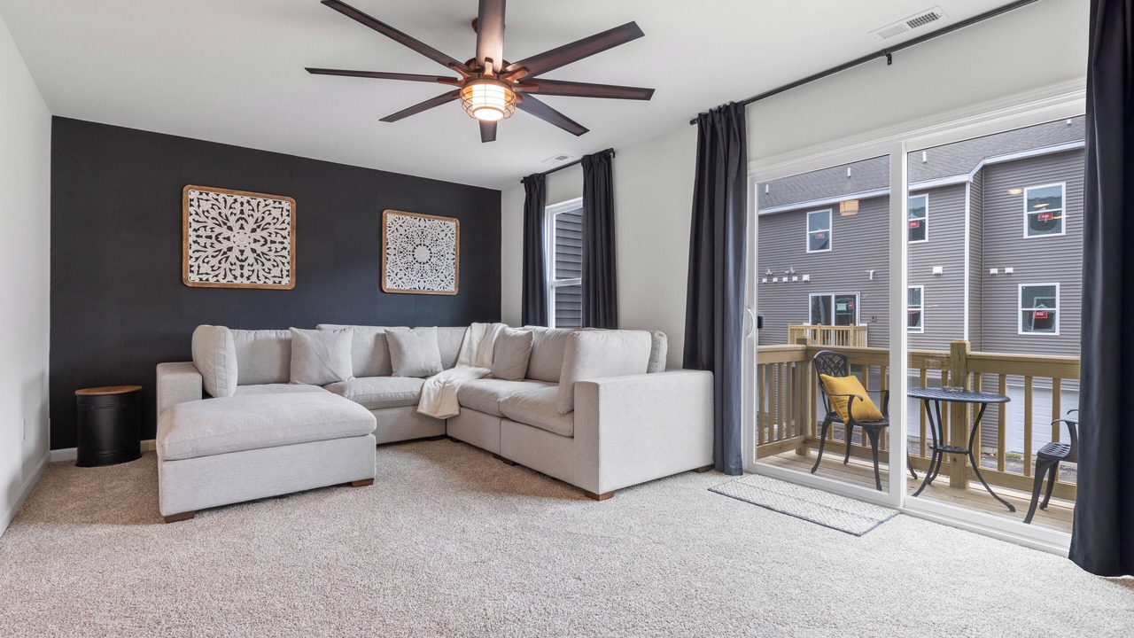 Photo of Livingroom in Solon Mills