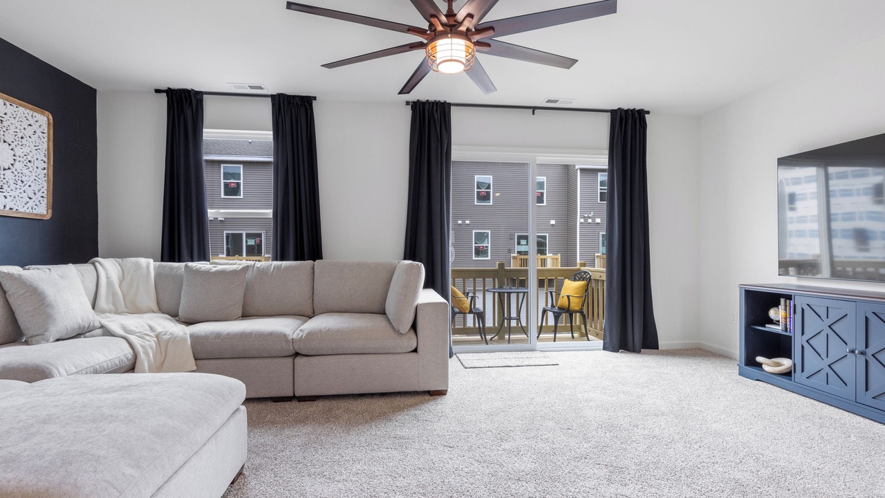 Photo of Livingroom in Solon Mills