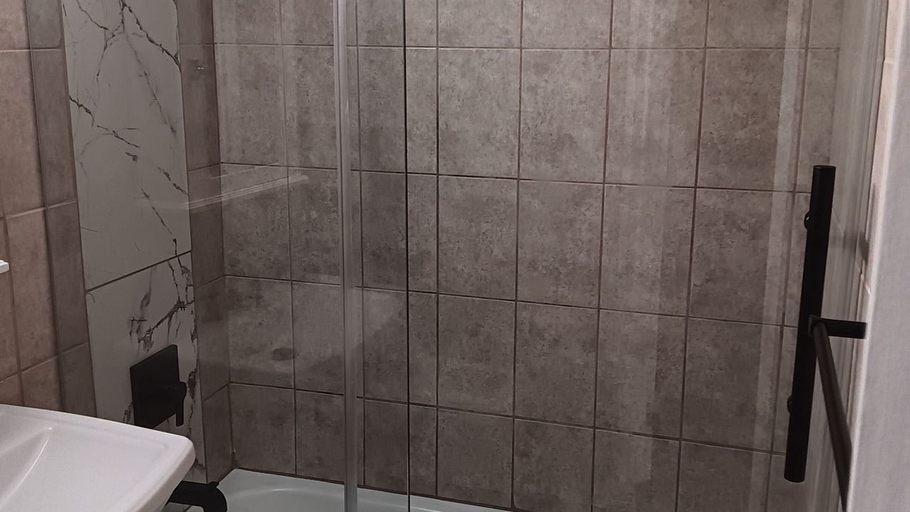 Photo of Bathroom in Garfield Ridge