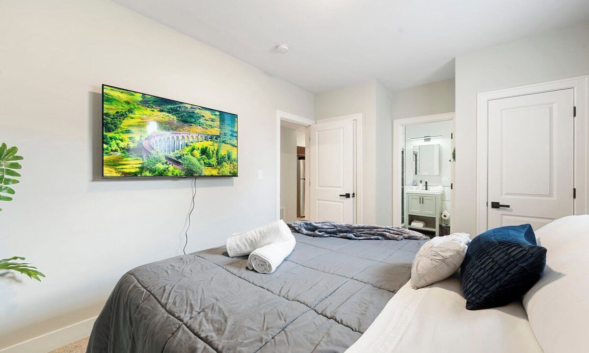 Photo of Bedroom in Heart of Chicago