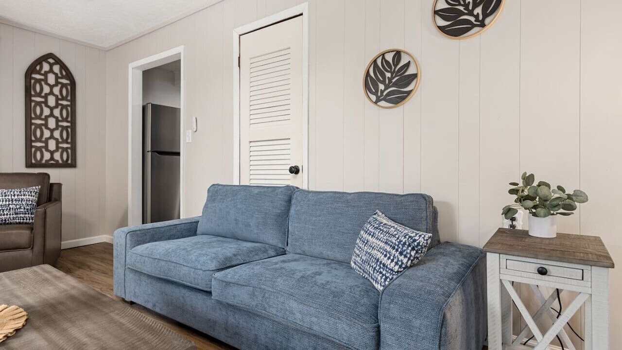 Photo of Livingroom in Groveland