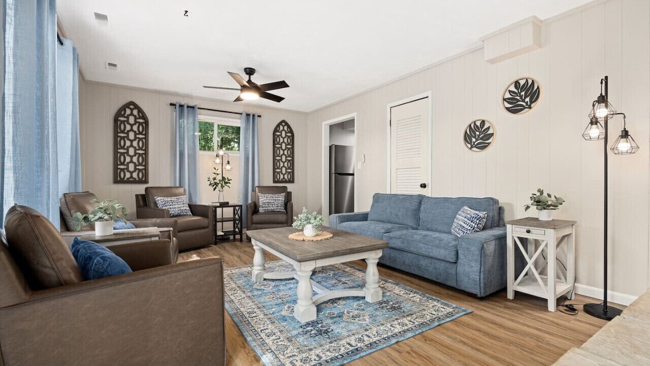 Photo of Livingroom in Groveland