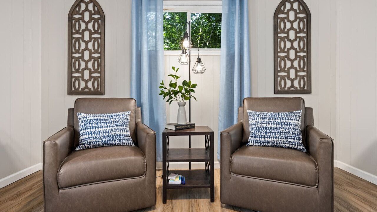 Photo of Livingroom in Groveland
