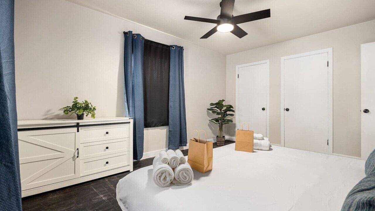 Photo of Bedroom in Groveland
