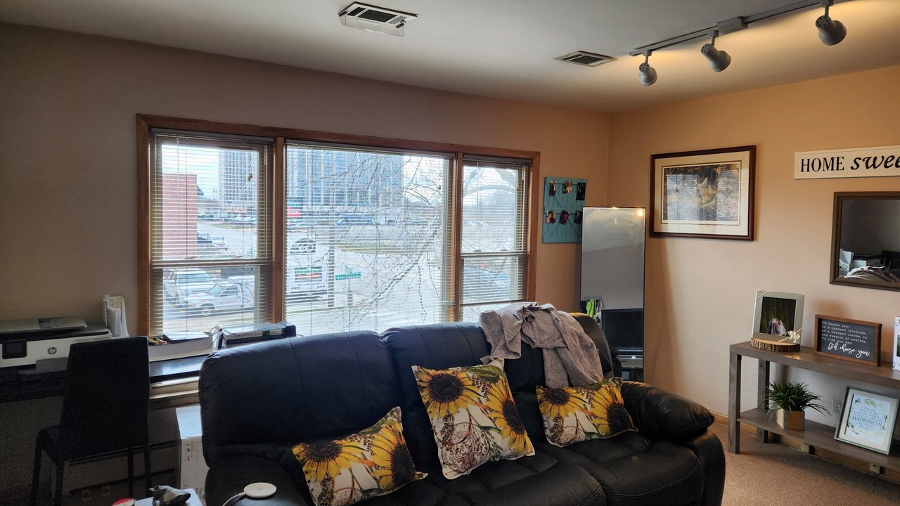 Photo of Livingroom in O'Hare