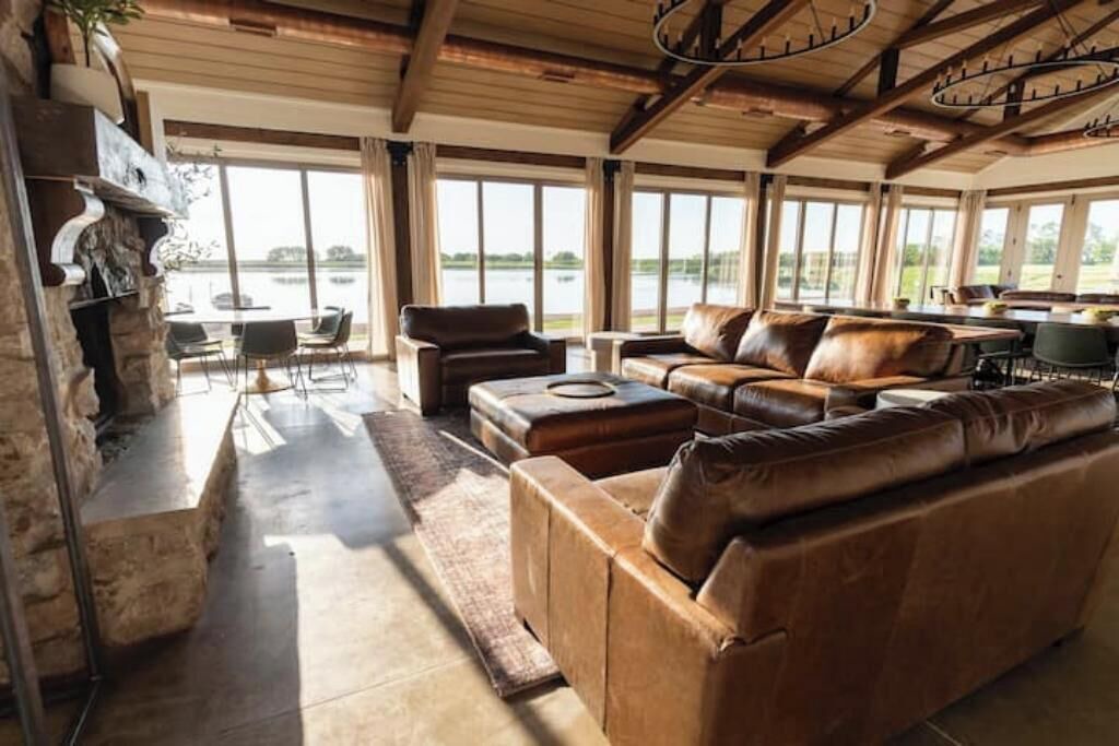 Photo of Livingroom in Laura