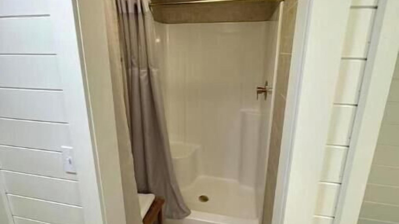 Photo of Bathroom in Laura