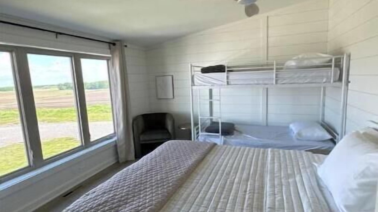 Photo of Bedroom in Laura
