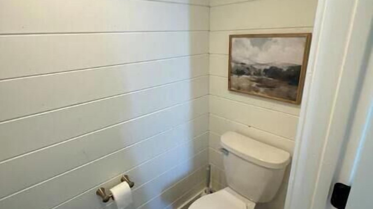 Photo of Bathroom in Laura