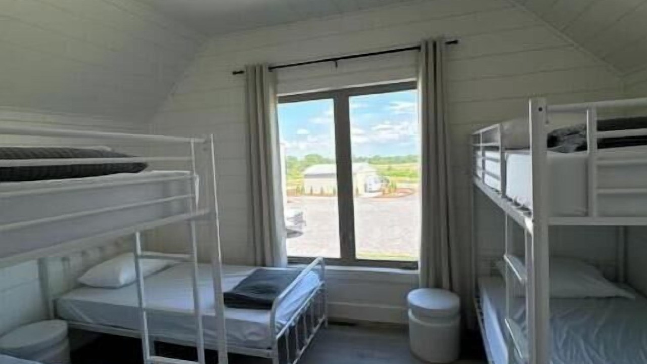 Photo of Bedroom in Laura