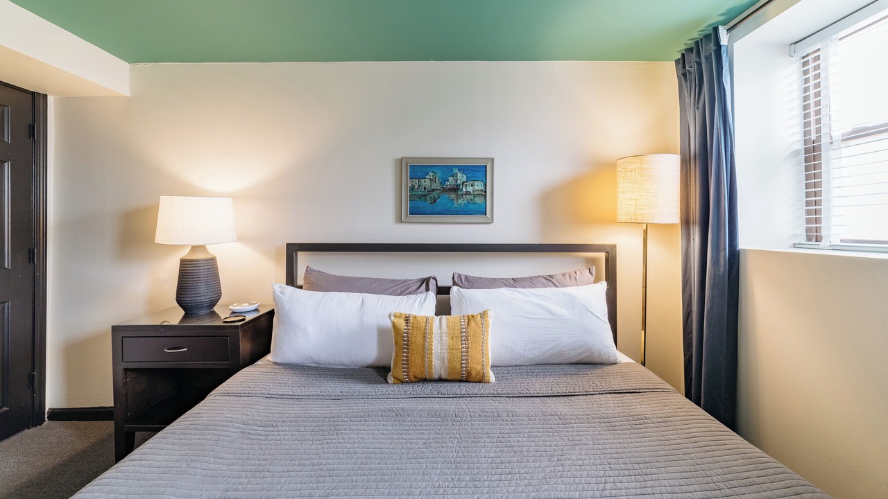 Photo of Bedroom in North Center