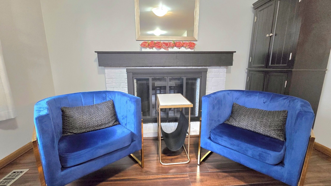 Photo of Livingroom in Fox Valley