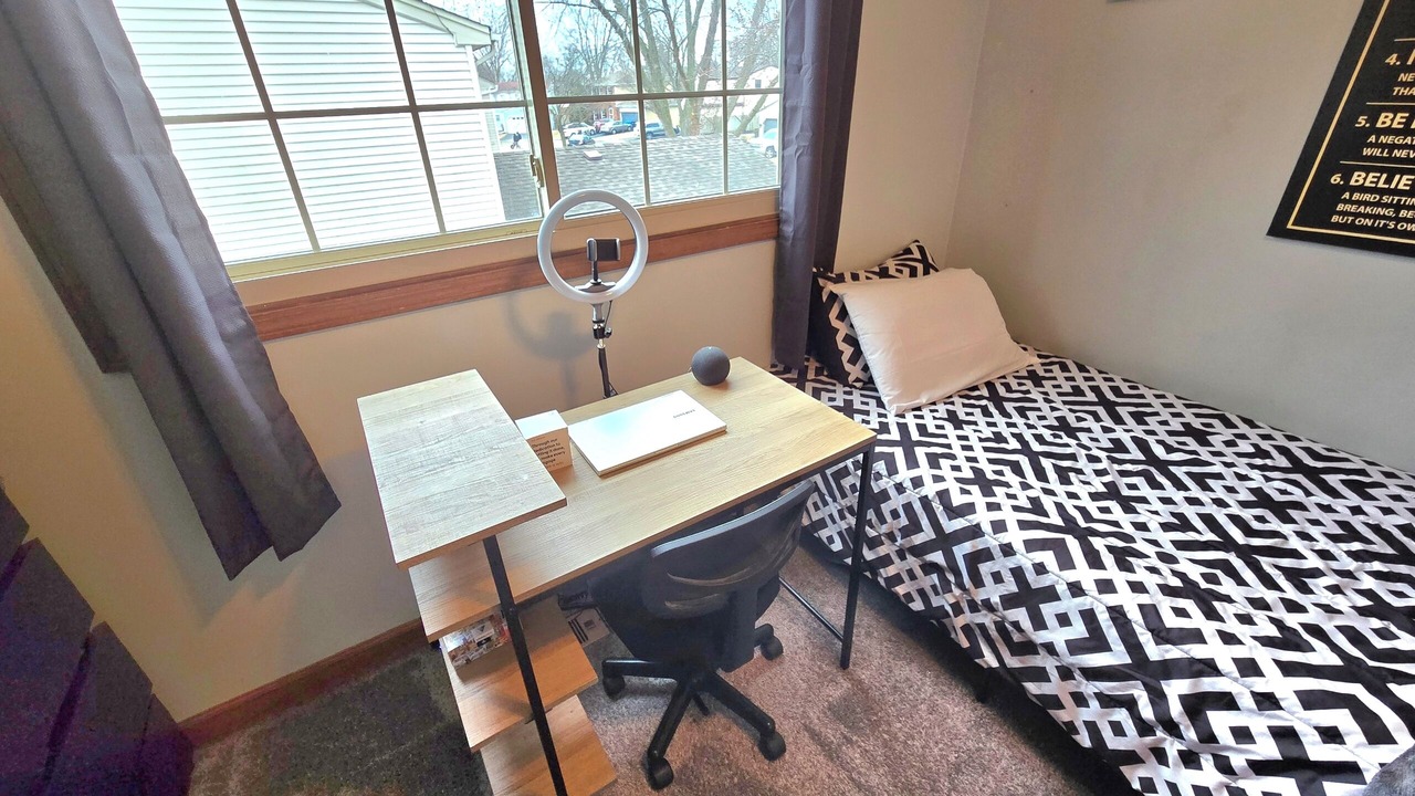 Photo of Bedroom in Fox Valley