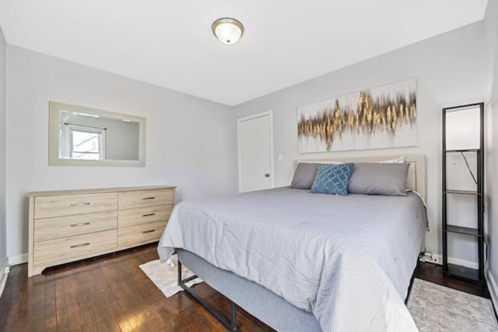 Photo of Bedroom in Waukegan