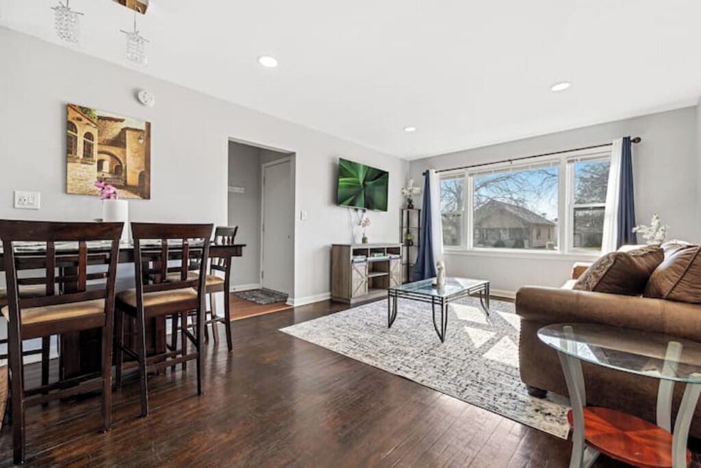 Photo of Livingroom in Waukegan