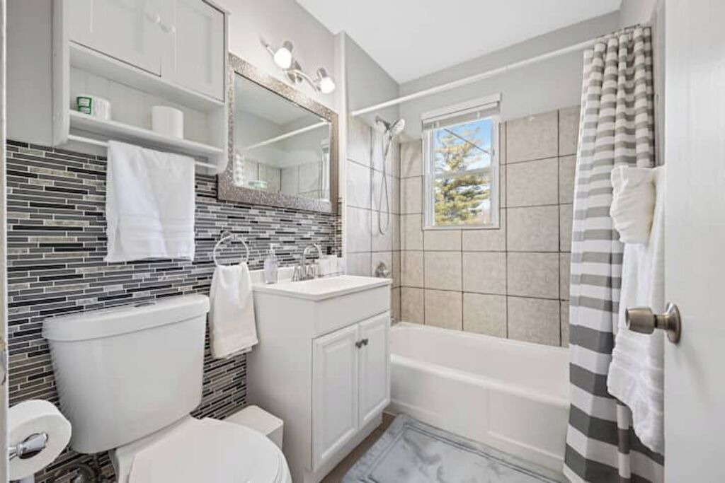 Photo of Bathroom in Waukegan