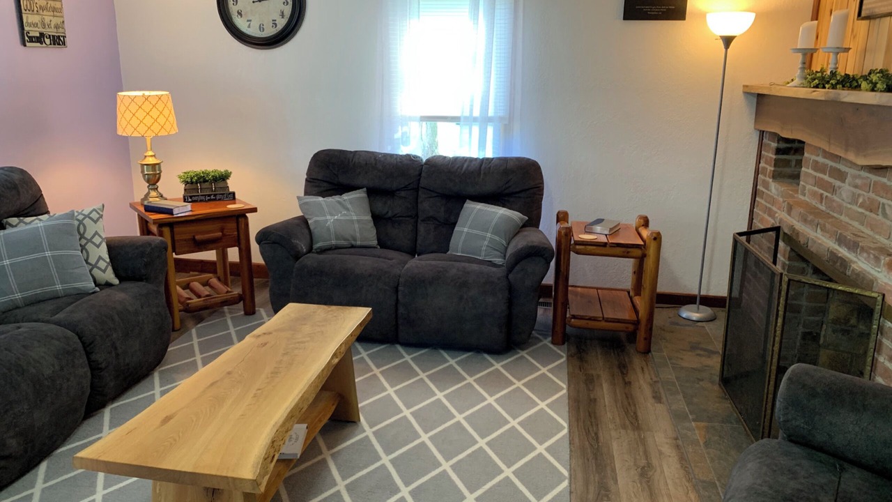 Photo of Livingroom in Flat Rock