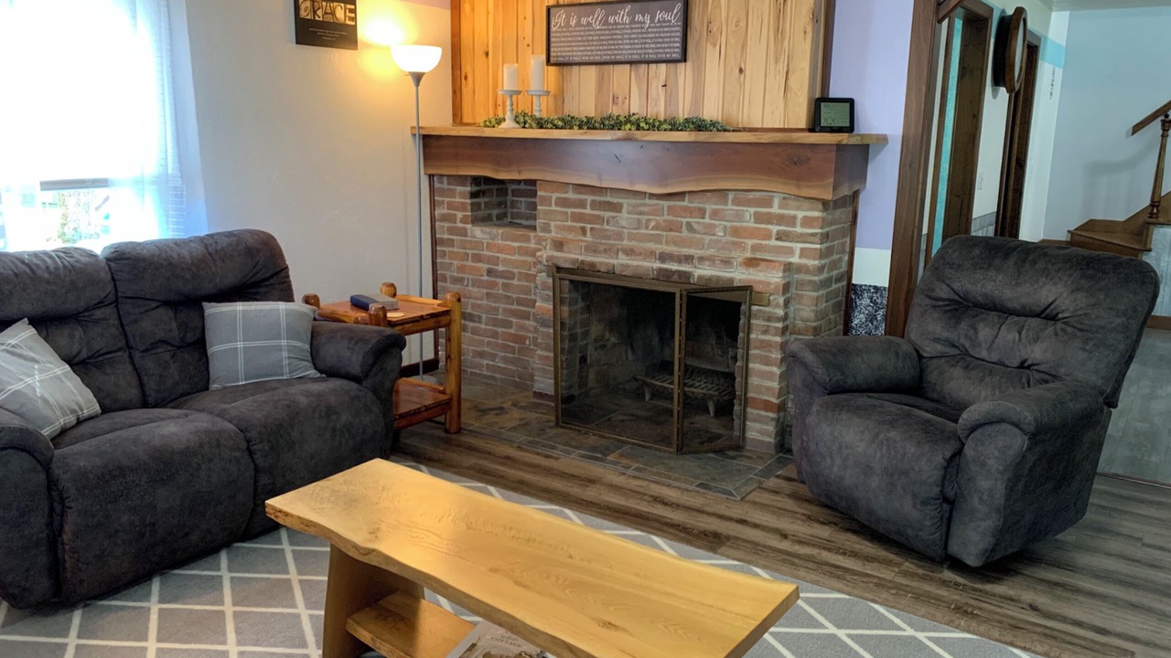 Photo of Livingroom in Flat Rock