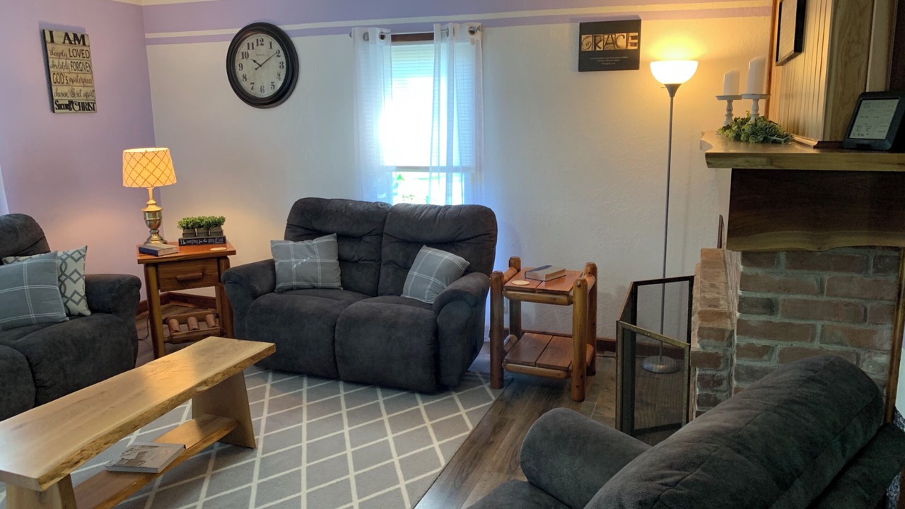 Photo of Livingroom in Flat Rock