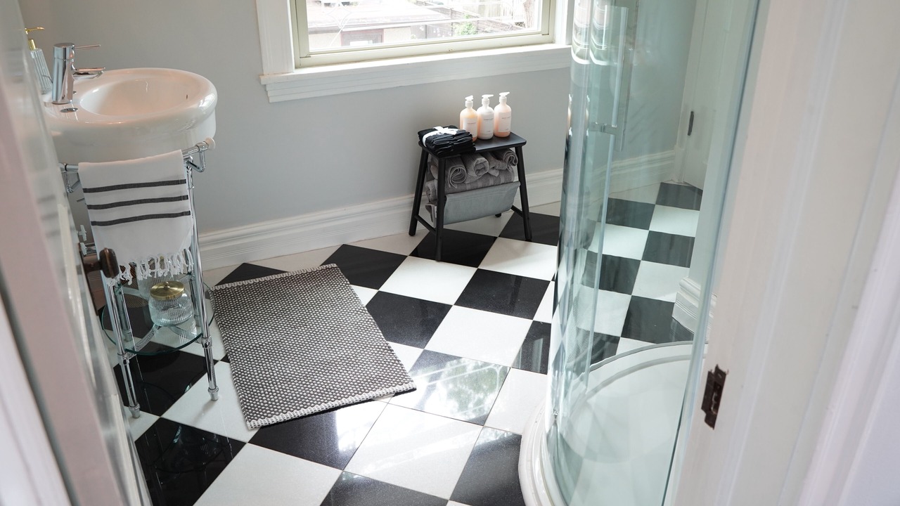 Photo of Bathroom in Oak Park