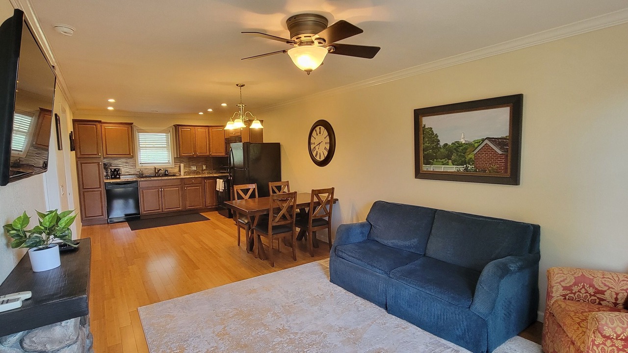 Photo of Livingroom in Nauvoo