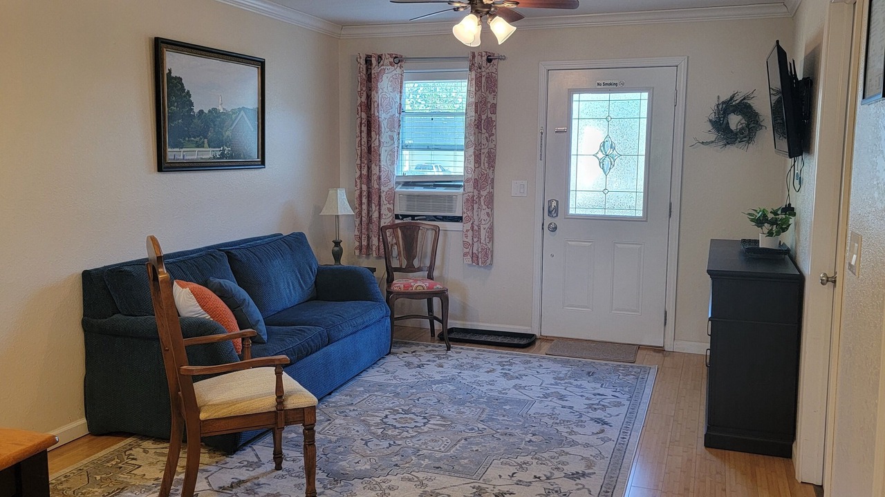 Photo of Livingroom in Nauvoo