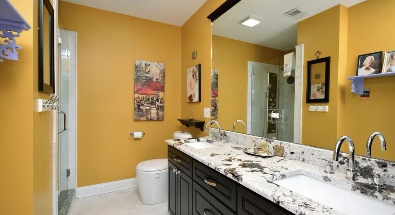 Photo of Bathroom in Irving Park