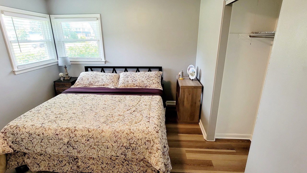 Photo of Bedroom in Glenview