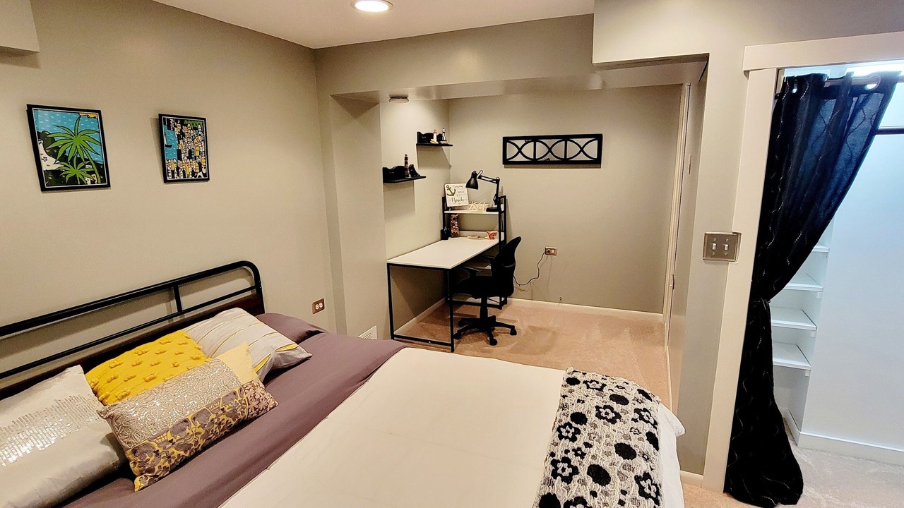 Photo of Bedroom in Glenview