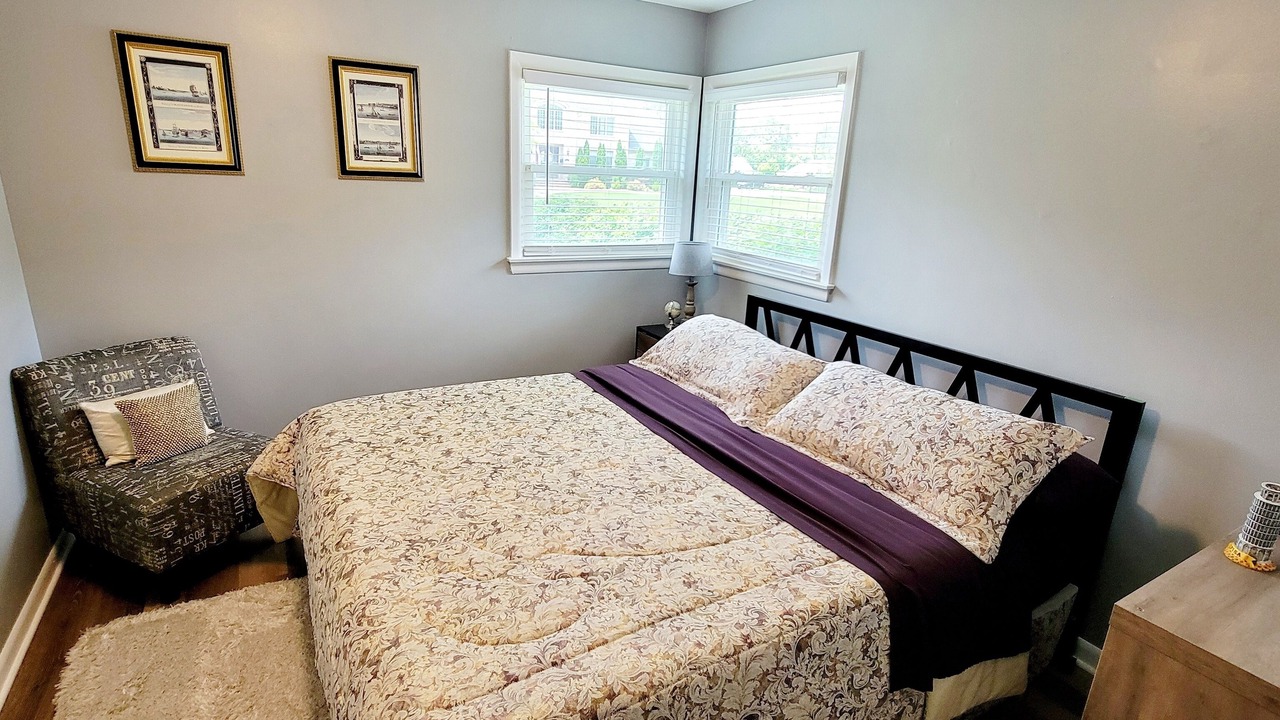 Photo of Bedroom in Glenview