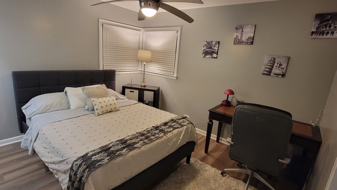 Photo of Bedroom in Glenview