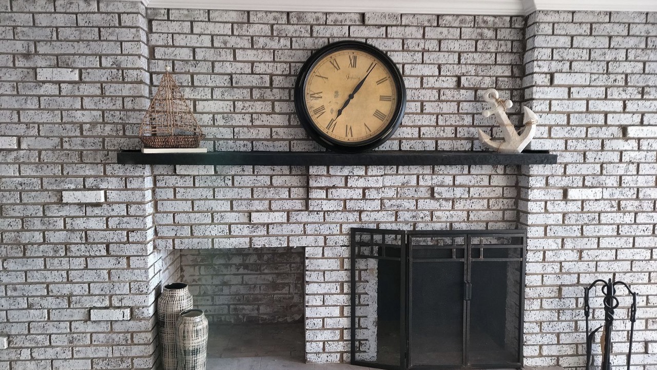 Photo of Livingroom in Round Lake
