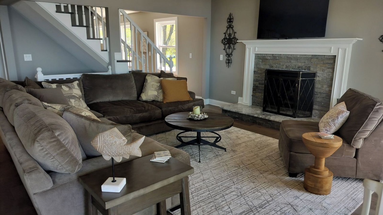 Photo of Livingroom in Round Lake