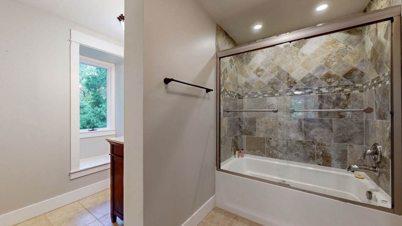 Photo of Bathroom in Wayne