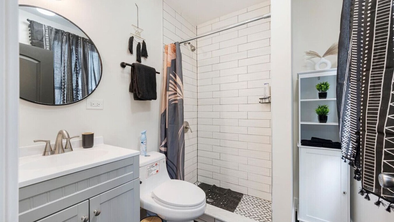 Photo of Bathroom in Little Village
