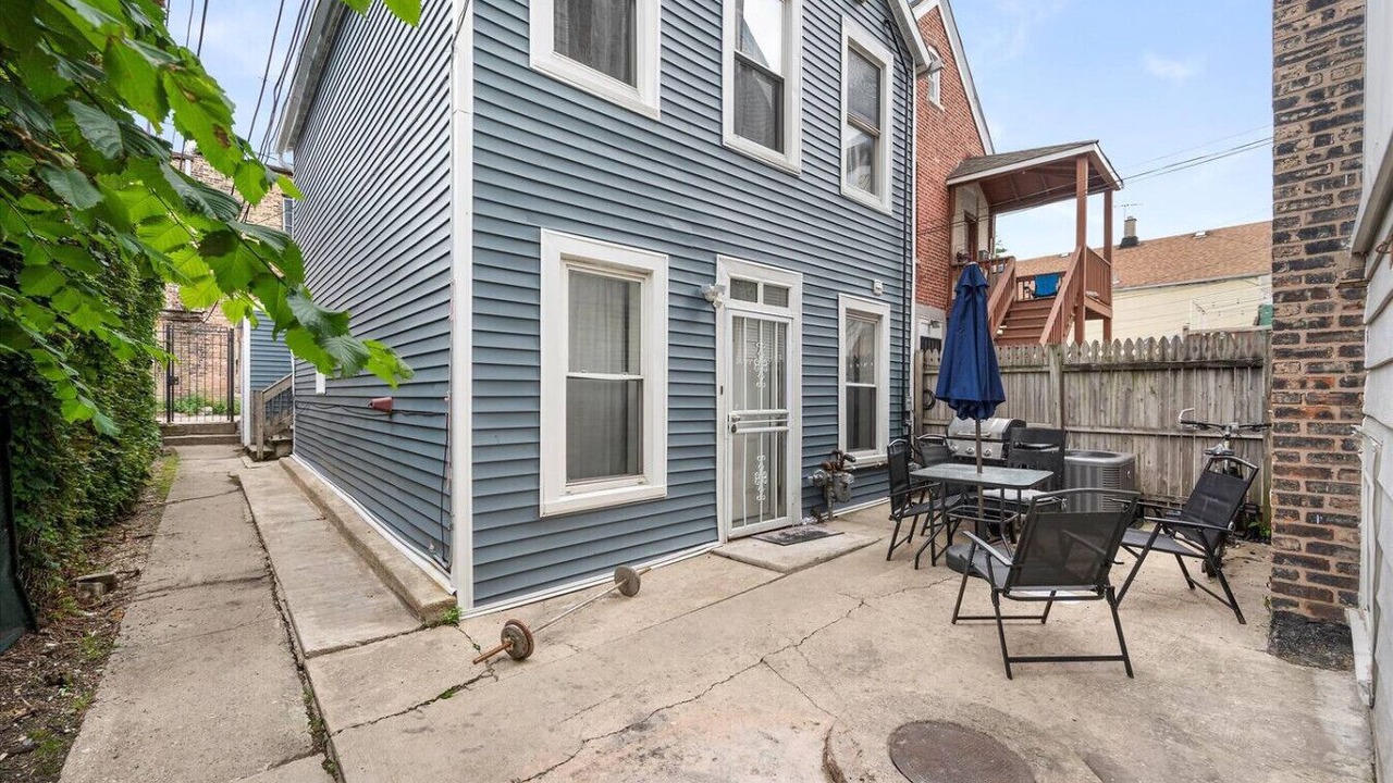 Photo of Outdoor in Little Village