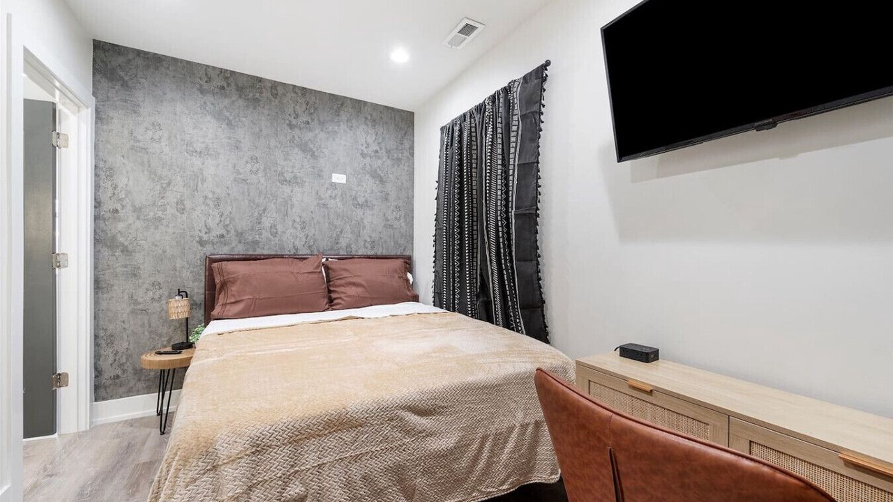 Photo of Bedroom in Little Village