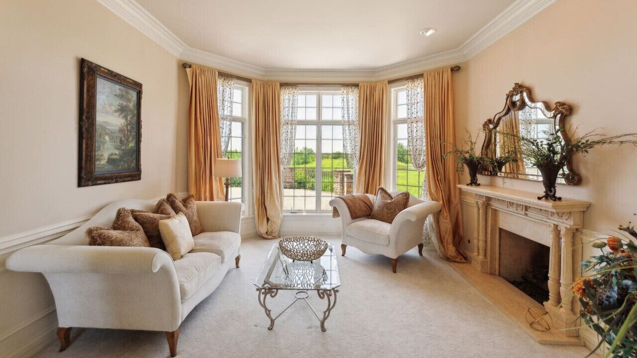 Photo of Livingroom in South Elgin