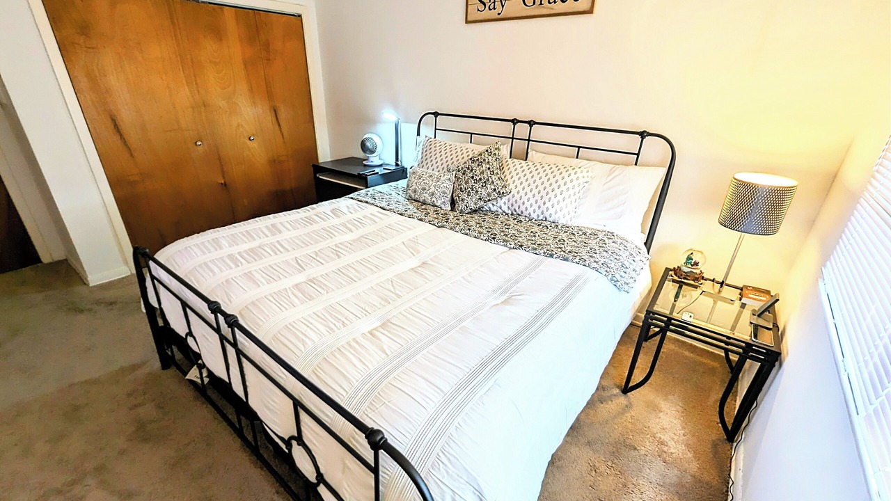 Photo of Bedroom in Mount Prospect