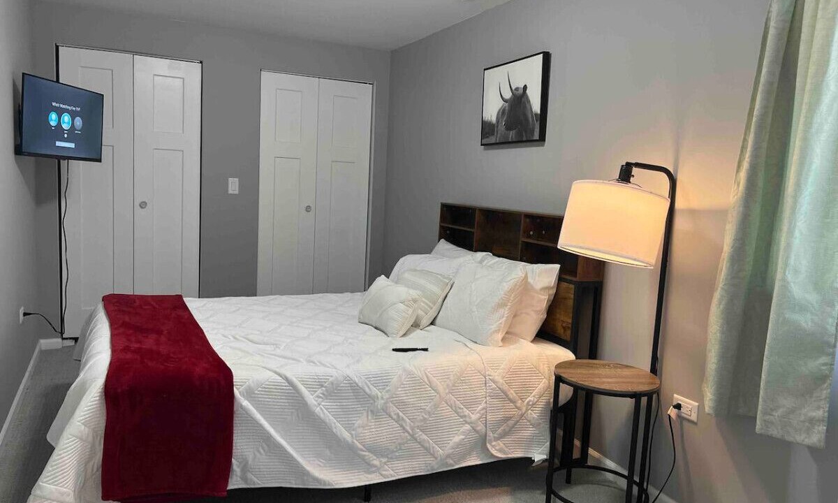 Photo of Bedroom in Elmhurst