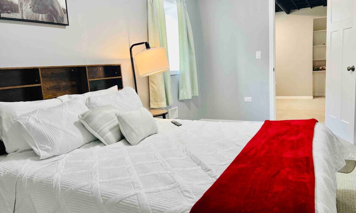 Photo of Bedroom in Elmhurst