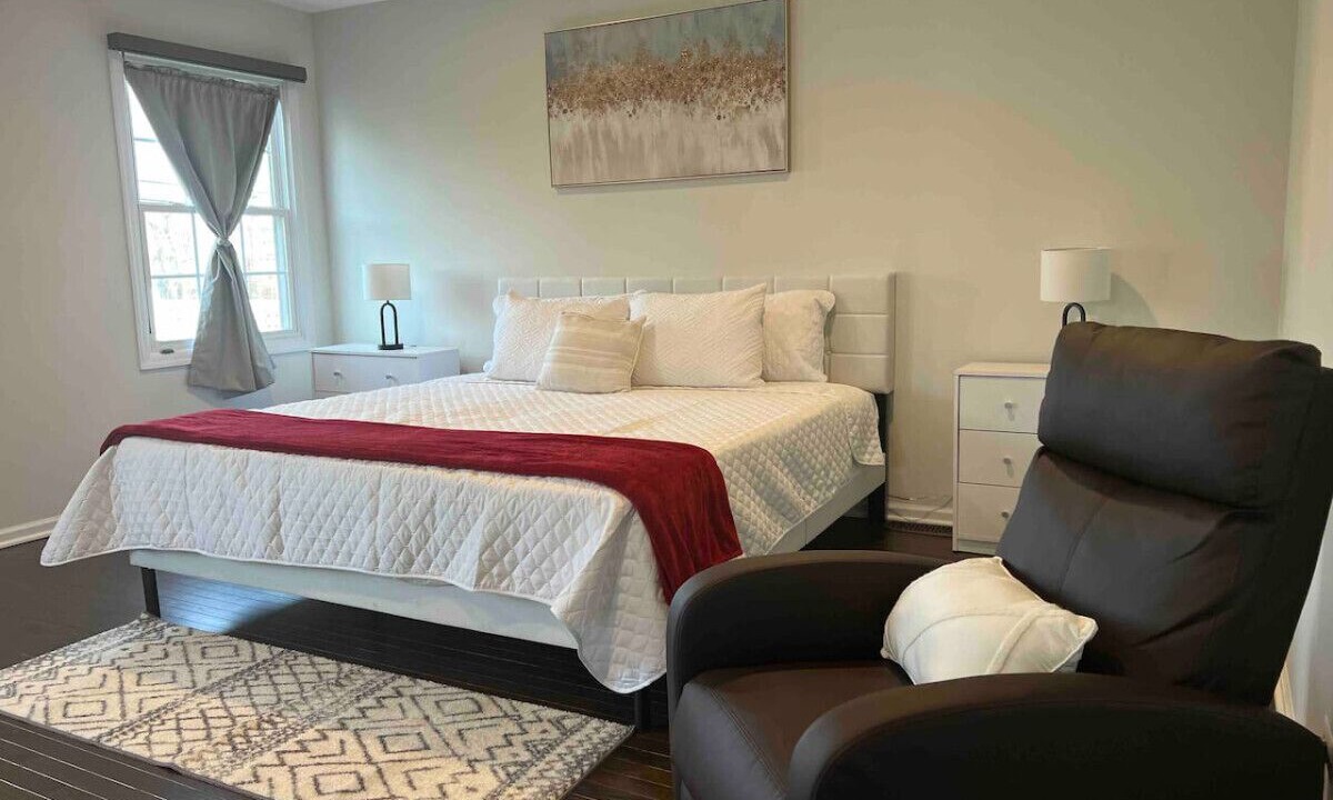 Photo of Bedroom in Elmhurst