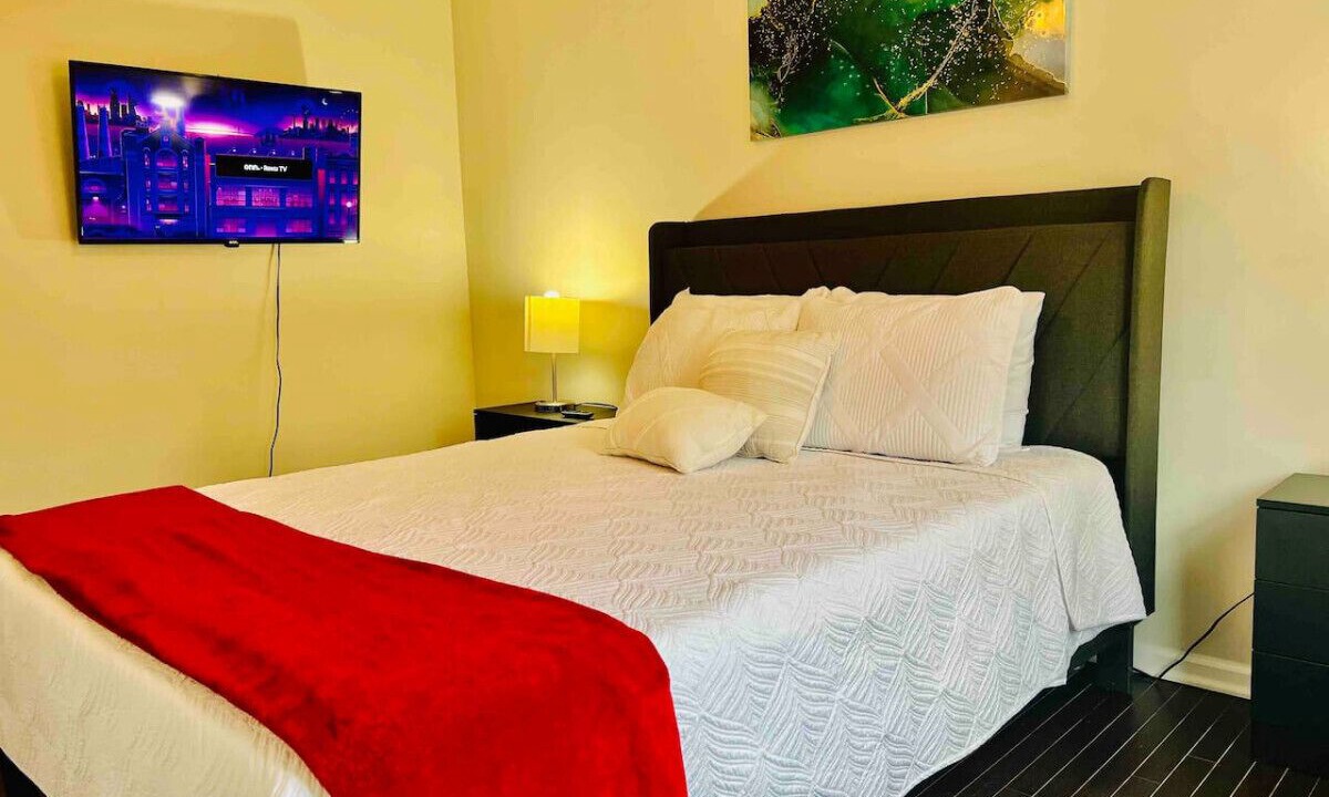 Photo of Bedroom in Elmhurst
