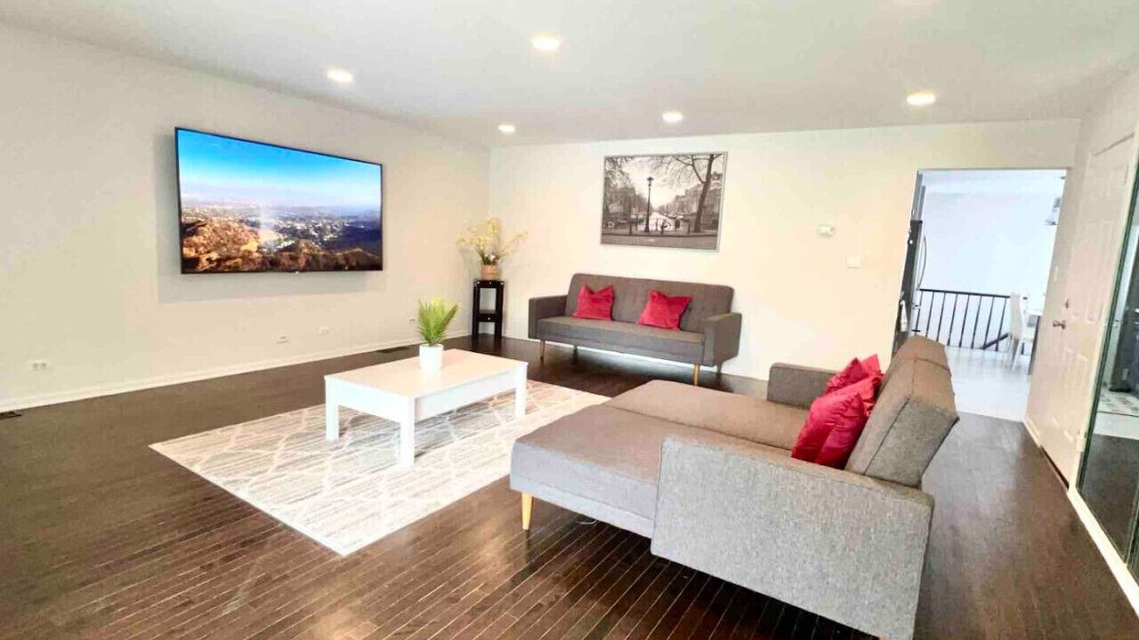 Photo of Livingroom in Elmhurst