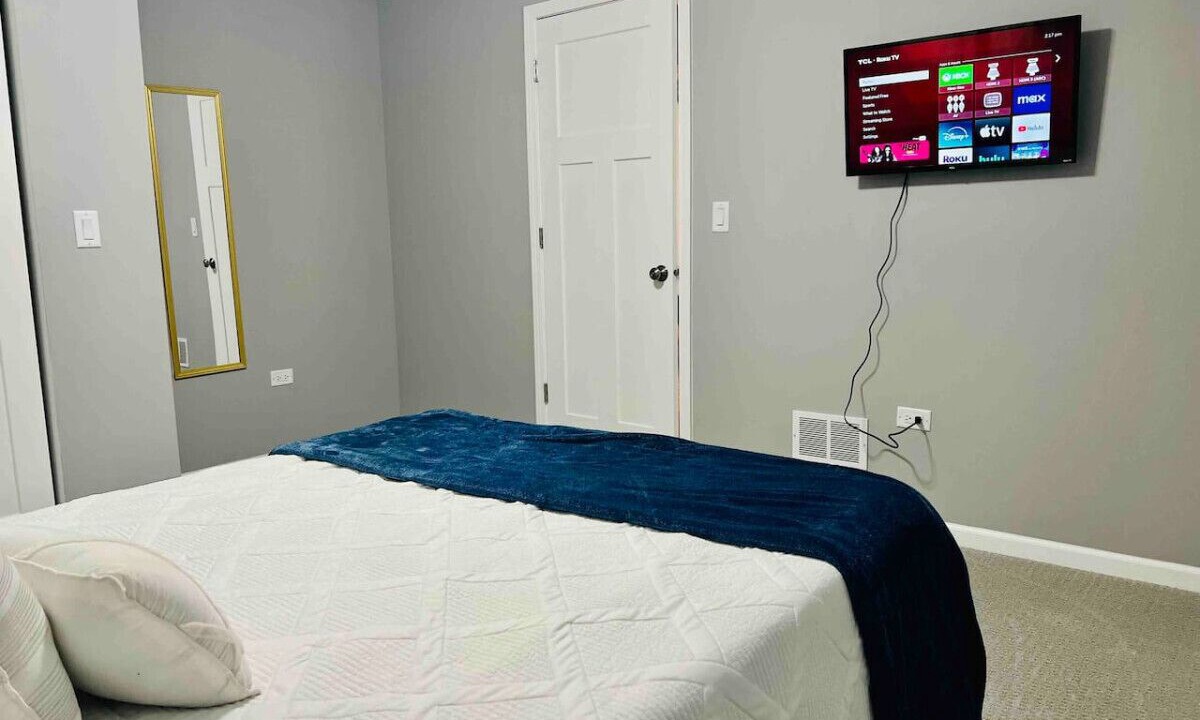 Photo of Bedroom in Elmhurst