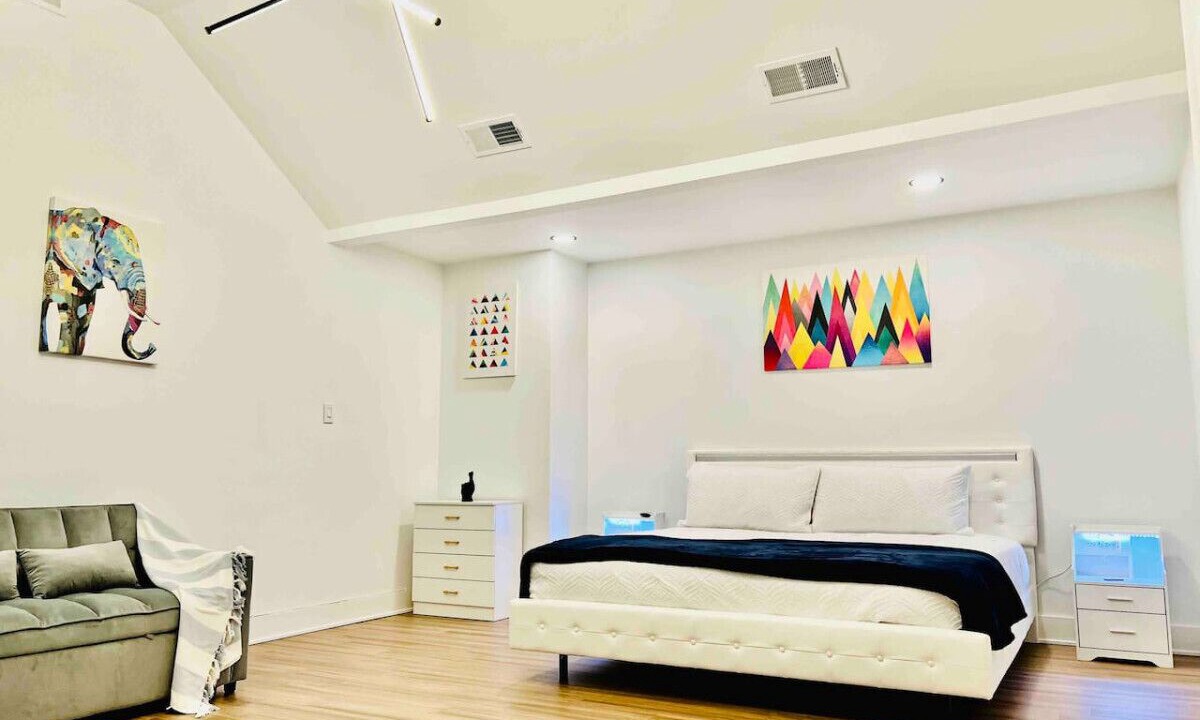 Photo of Bedroom in Elmhurst